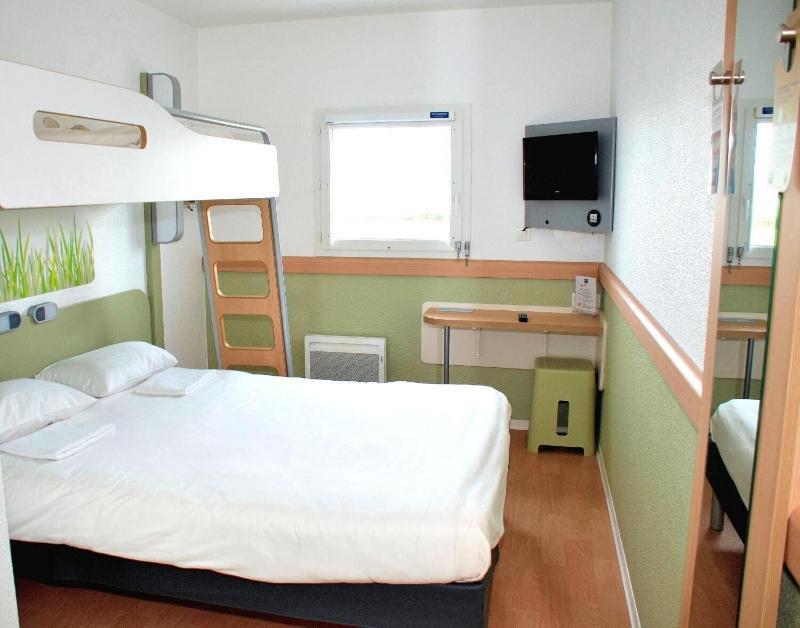 Ibis Budget Flers Grands Champs Extérieur photo