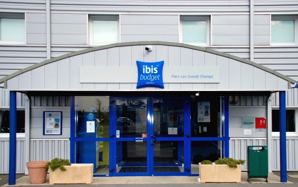 Ibis Budget Flers Grands Champs Extérieur photo
