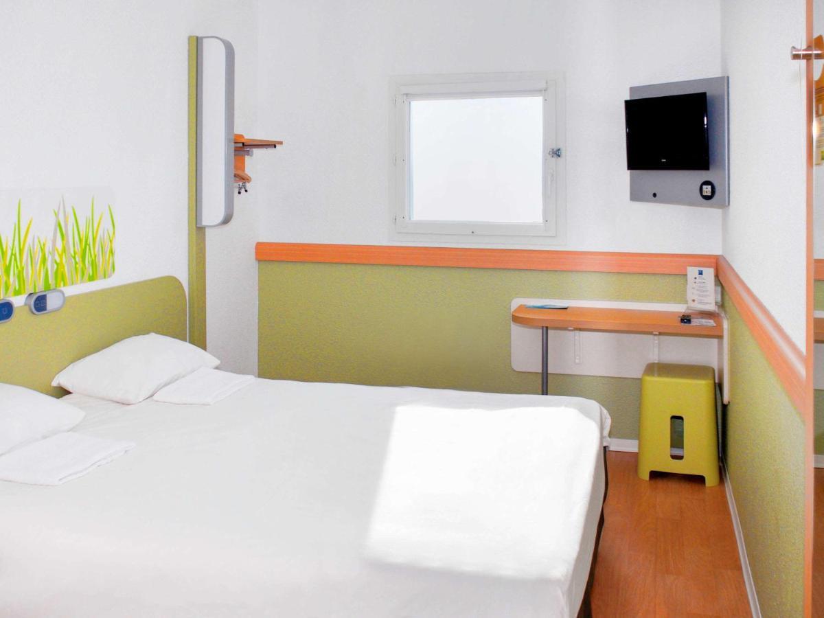 Ibis Budget Flers Grands Champs Extérieur photo