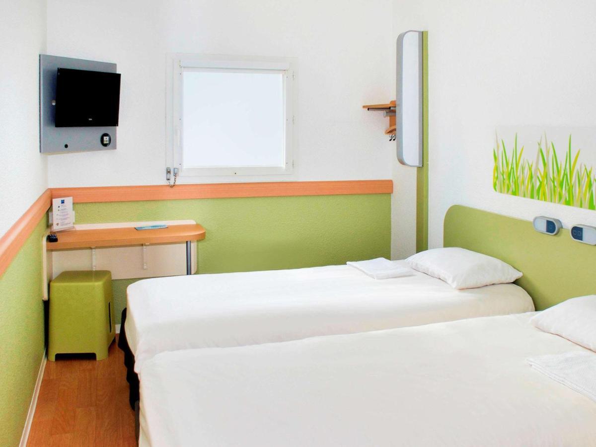 Ibis Budget Flers Grands Champs Extérieur photo